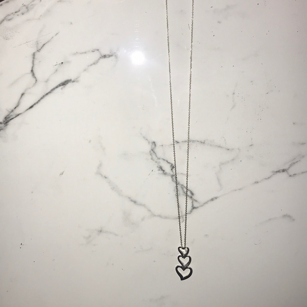 super adorable heart necklace silver